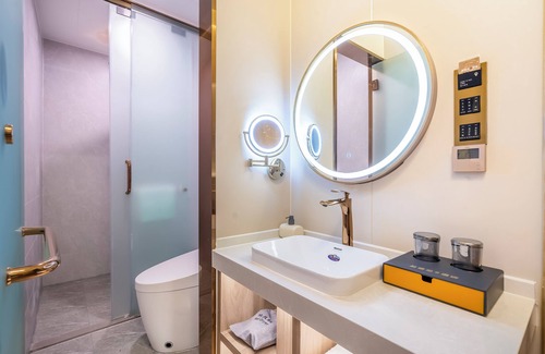 Middle Chaoyang Hotel | DequanHotelJintaiRoadSubwayStationBranch