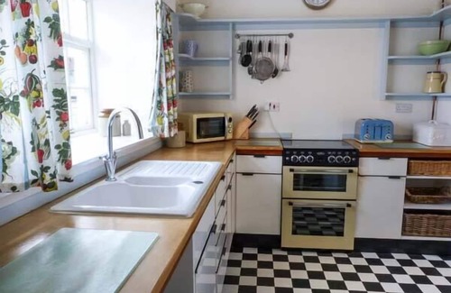 Gatehouse-of-Fleet Cottage | DERMOT COTTAGE, pet friendly, with open fire in Gatehouse Of Fleet