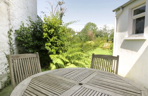 Gatehouse-of-Fleet Cottage | DERMOT COTTAGE, pet friendly, with open fire in Gatehouse Of Fleet