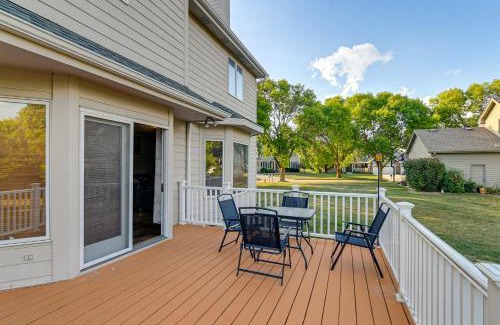 Johnston House | Des Moines Suburb Stay with Spacious Layout and Deck!