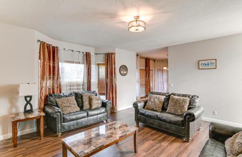 Johnston House | Des Moines Suburb Stay with Spacious Layout and Deck!