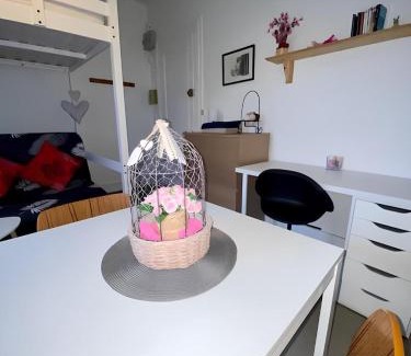 Gare-Jouvenet Apartment | Descamps