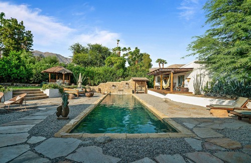 Magnesia Falls Cove House | Desert Bali Escape