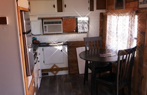 Meadview RV Rental | Desert Farmhouse Glamping- SkyWalk, Lake Mead, Site Seeing, Hiking, Fishing