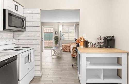 Camelback East House | Desert Gem - BBQ + Close to Downtown + More