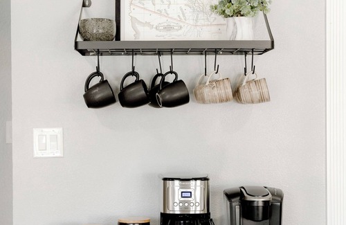 Cox Heights House | Desert Jewel. Heated Pool + Hot Tub + Game Room. Sleeps 12. Old Town Scottsdale