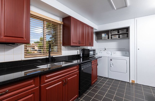 Northeast Heights House | Desert Oasis with a deck and private backyard