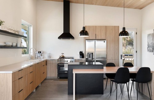 Yucca Valley House | 🌵 Desert Ridge - Hot Tub, Fire Pit, BBQ, Out Door Shower & Star Gazing 🌵