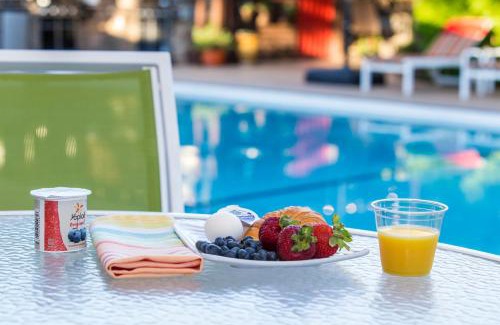 Tahquitz River Estates Hotel | Desert Riviera Hotel