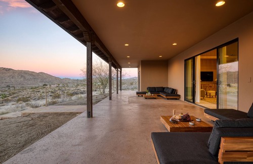 Joshua Tree Highlands House | Desert Stone by Avantstay Contemporary Desert Oasis With Pool & Hot Tub
