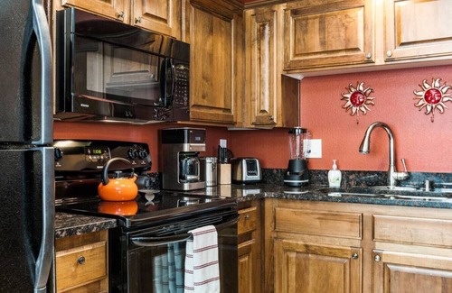 Mesquite Condo | Desert Valley Hide Out by J and Amy BL991341