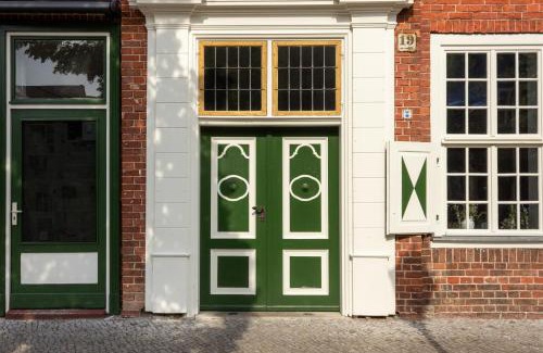 Dutch Quarter Hotel | Design Apartments - "Im Holländerviertel"