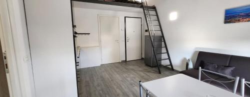 Mirafiori Sud Apartment | Design Loft Monteponi