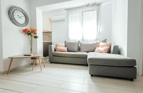 Nea Peramos Apartment | Design Suites Efharis (Sauvignon)