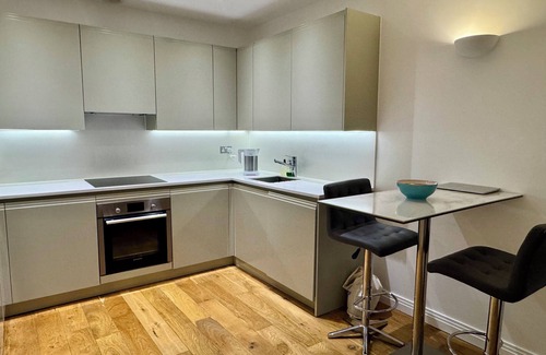 Perivale Apartment | Designer 1 Bed Flat in Iconic Building