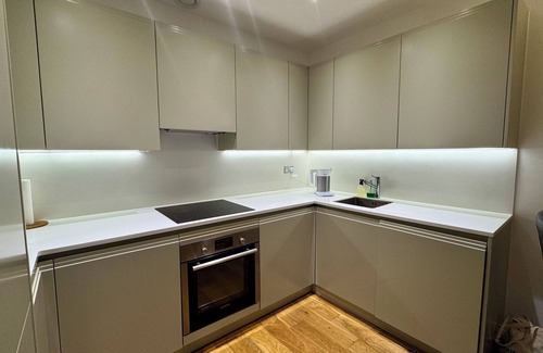 Perivale Apartment | Designer 1 Bed Flat in Iconic Building