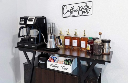 Medical Center District Apartment | Designer 1BR Near Medical Center & Lackland AFB - Pool, Gym & Gated Parking