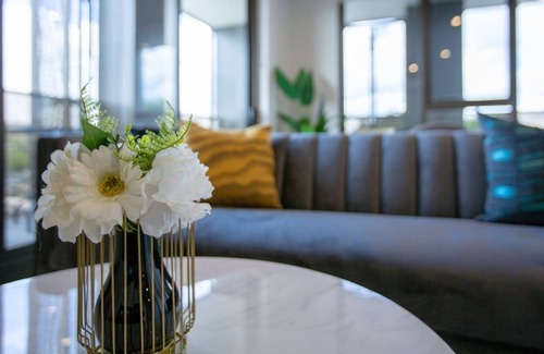 Caulfield North Apartment | Designer 2BR with Carpark Monash Uni@Caulfield