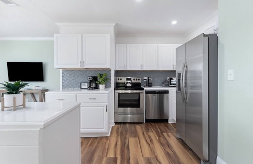 Navy Point House | Designer 3BR Bungalow near Beaches/NAS/Downtown