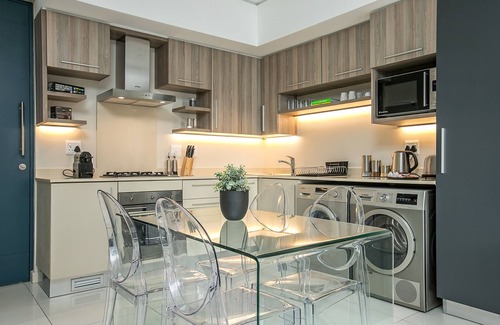 Greater Johannesburg Metropolitan Area Apartment | Designer Apartment in The Iconic Tyrwhitt