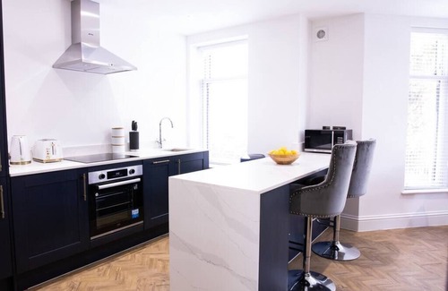 Canton Apartment | Designer Cardiff Apartments with Free Parking