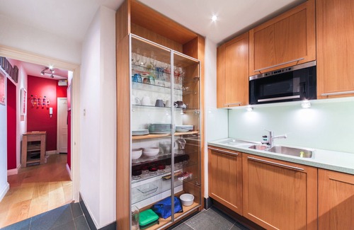 Whitechapel Apartment | Designer City Center Apartment in Old Brewery