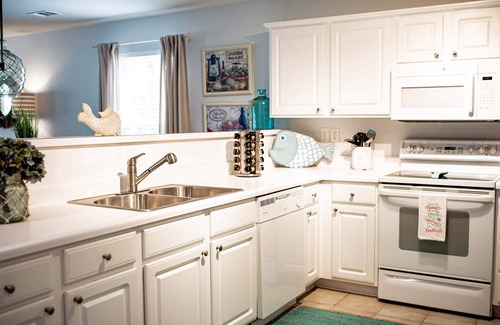 Pawleys Island Condo | DESIGNER DECORATED,LUXURIOUS BEDDING,MINUTES TO BEACH,GOLF,SHOP & DINE