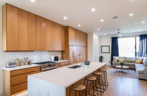 Govalle Apartment | Designer Home Near East 6th St, Movie Room & More