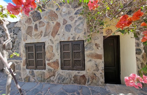 Tarajalillo House | Designers Home with Incredible Views on Top of the Beach