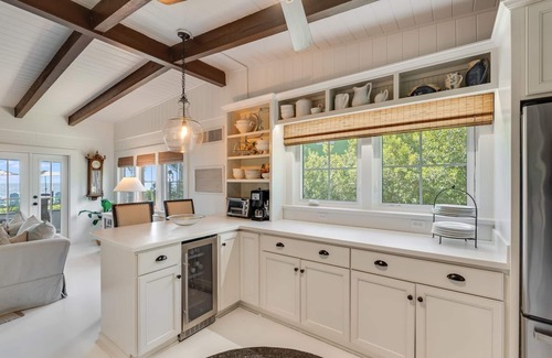 Panacea House | Desirable St Teresa Beach - Beautiful “Old Florida" Home - Fishing dock!