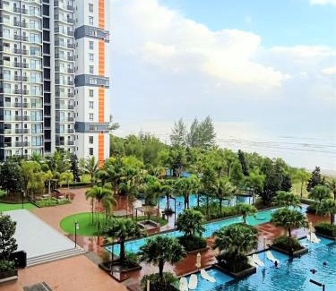 Kuantan Apartment | Desiran @ Timurbay - seafront studio apartment with WiFi