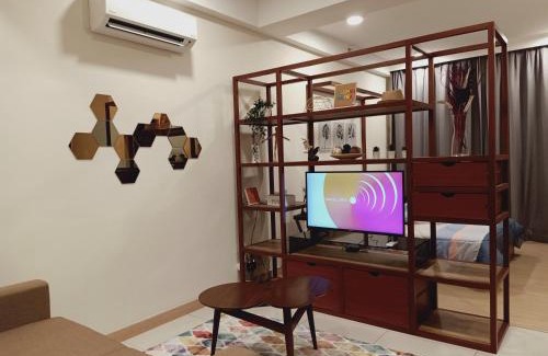 Kuantan Apartment | Desiran @ Timurbay - seafront studio apartment with WiFi