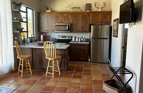Wickenburg Apartment | Desperatehills Casita one bedroom full kitchen and corral