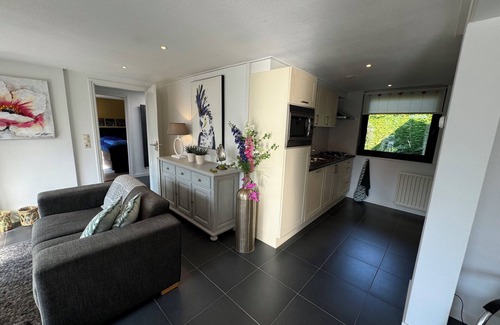 Brouwershaven House | Detached 4-person house with sauna, WLAN, fenced garden.