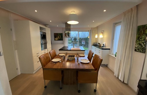 Scharendijke House | Detached 8-person vacation villa by the North Sea and Grevelingen Sea