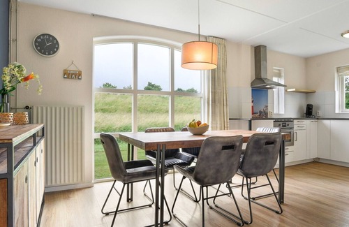 Brouwershaven Cottage | Detached bungalow for 6 persons