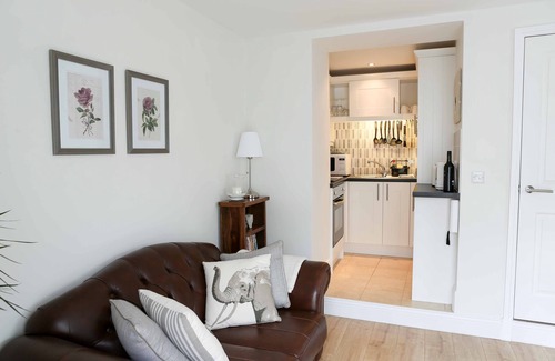 Cheltenham House | Detached Cotswold Stone Coach House