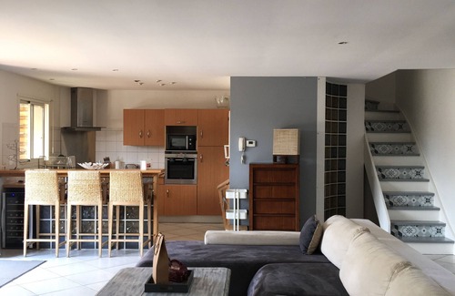 Villenave-d'Ornon House | Detached house with pool, 4 bedrooms + 2 bathrooms - sleeps 8, Bordeaux.