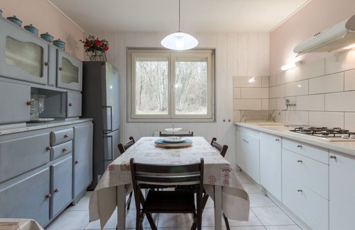 Gy Cottage | Detached house by pond - 3 bedrooms, pets allowed