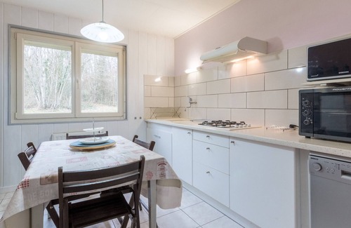 Gy Cottage | Detached house by pond - 3 bedrooms, pets allowed