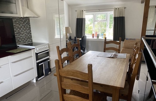 Darenth House | Detached house in private road , 5minutes M25