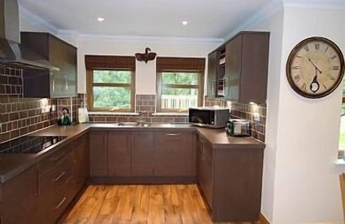 Aviemore House | Detached House With Hot Tub, Pool Table And Free Golf