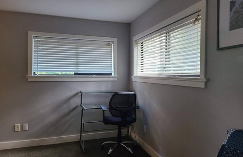 Victoria Apartment | Detached Private Quiet 2 Bedroom Suite