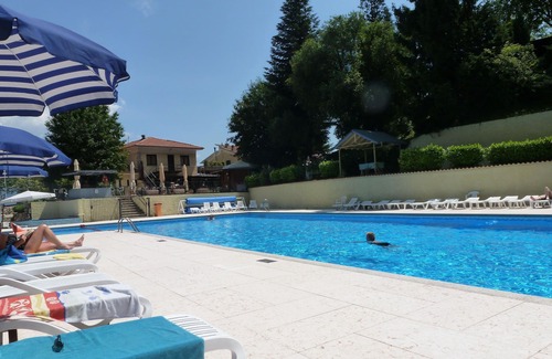 Aer House | Detached sunny holiday house with lake and mountain views, pool, pellet stove