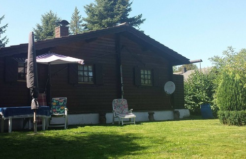 Battenhausen House | Detached wooden house with fireplace and large garden near Bad Wildungen