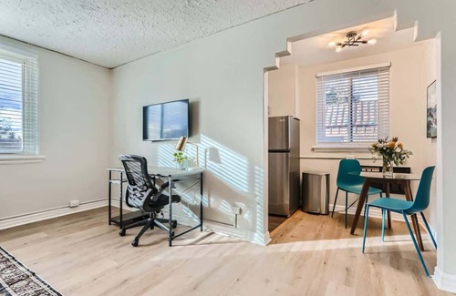 City Park Apartment | Detroit by Modern Midstay/On City Park! #T21