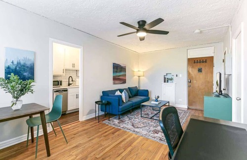 City Park Apartment | Detroit by Modern Midstay/On City Park! #T25