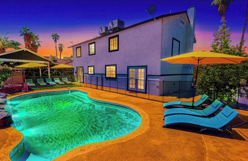 Winchester Villa | Diamond Class 3,500 Sqft Luxury Villa With Free Pool Heater 10mins Strip