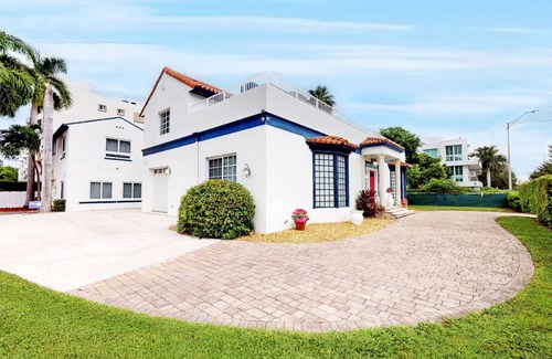 West Avenue Villa | DIAMOND GREAT VILLA FOR LARGE GROUPS IN THE HEART OF SOUTH BEACH!