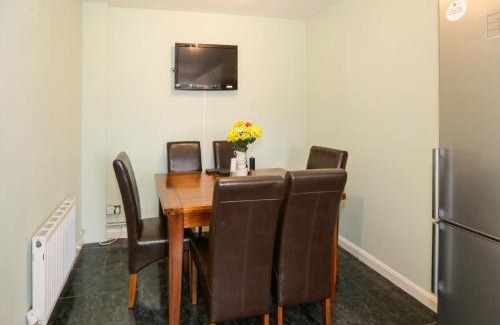 Darlaston House | Diamond house